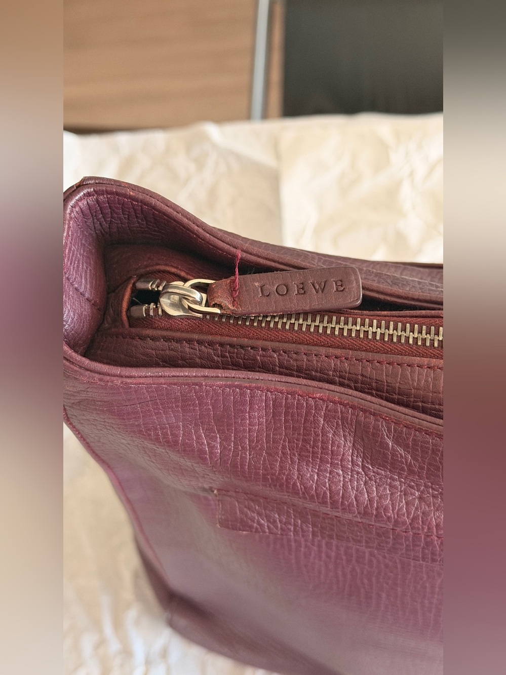 Authentic LOEWE Vintage Grained Leather Shoulder Bag - Deep Burgundy Plum - Picture 4 of 17